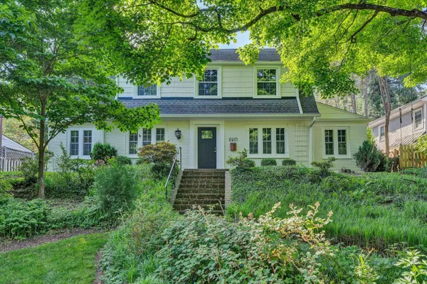 $599,000 | 2410 Cornwallis Avenue Southeast, Roanoke, VA 24014