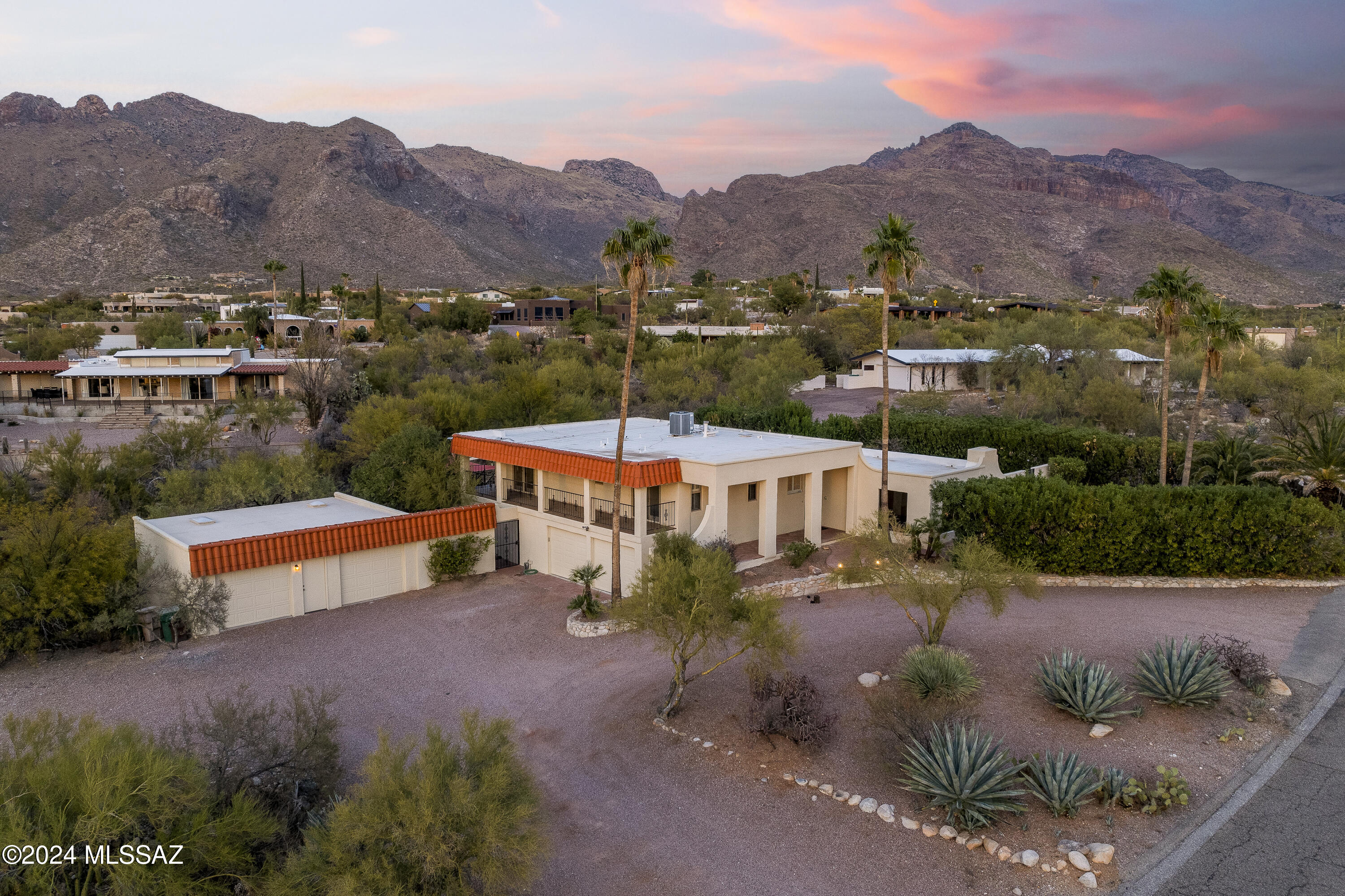 1435 East Indian Wells Road Tucson, AZ 85718 - Photo 2 of 49