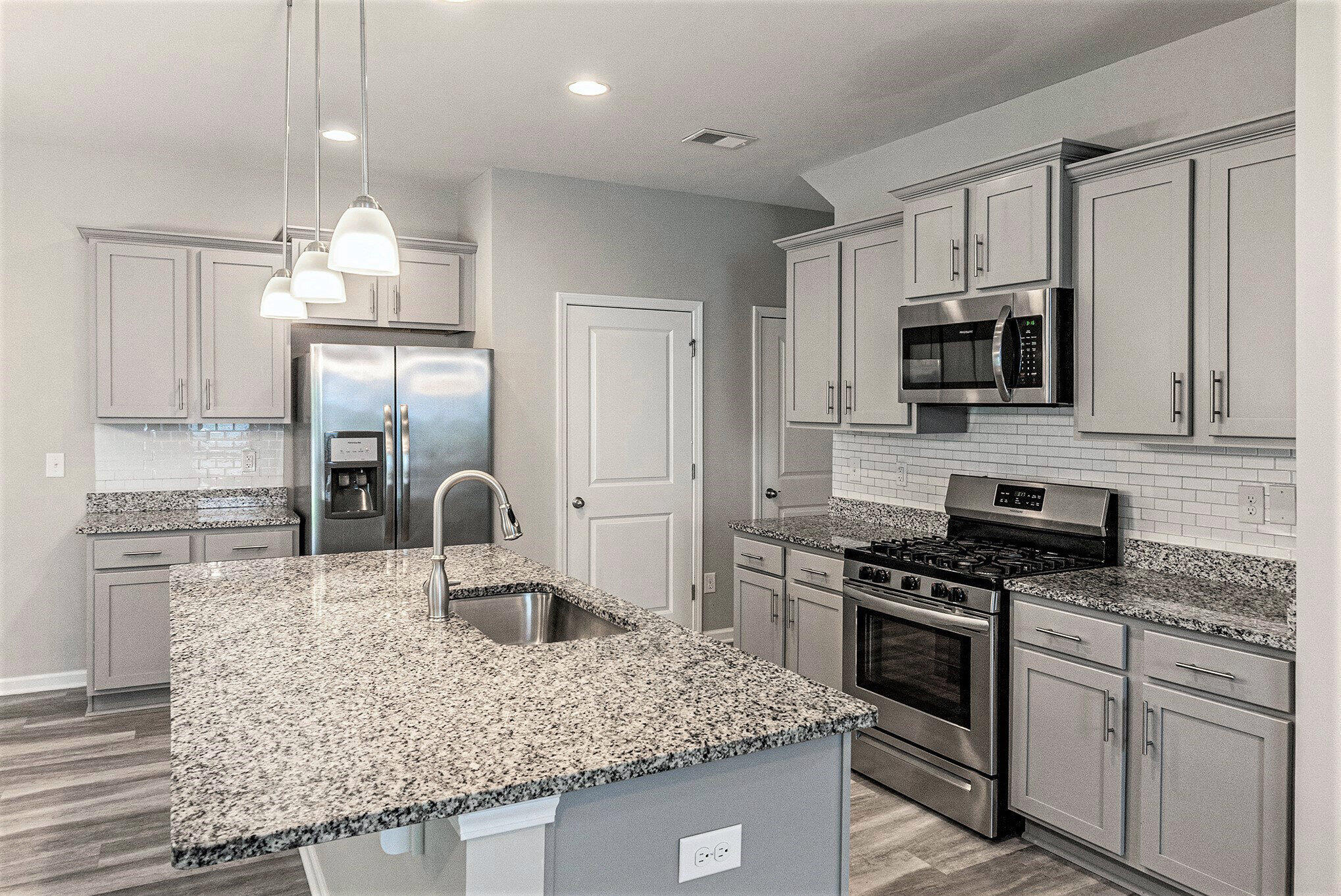220 Goshen Road Moncks Corner, SC 29461 - Photo 8 of 36 008_fgp03593_237