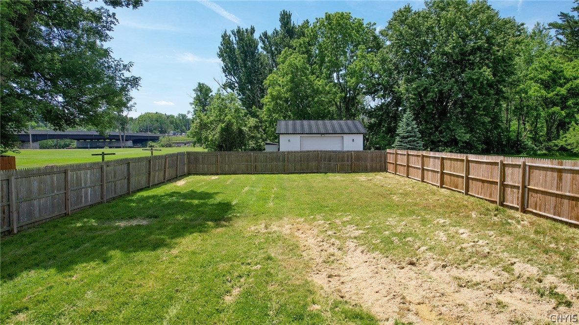 8403 Gaskin Road Clay, NY 13027 - Photo 32 of 36