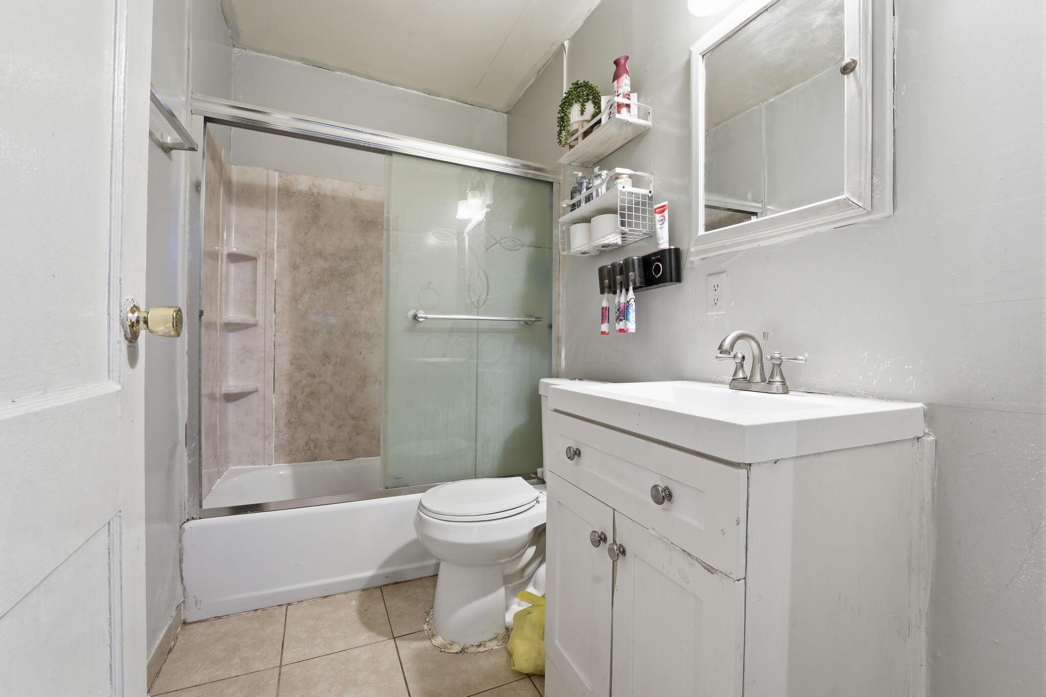1057 South Hampton Road Columbus, OH 43227 - Photo 8 of 14 12-web-or-mls-1057-s-hampton-rd