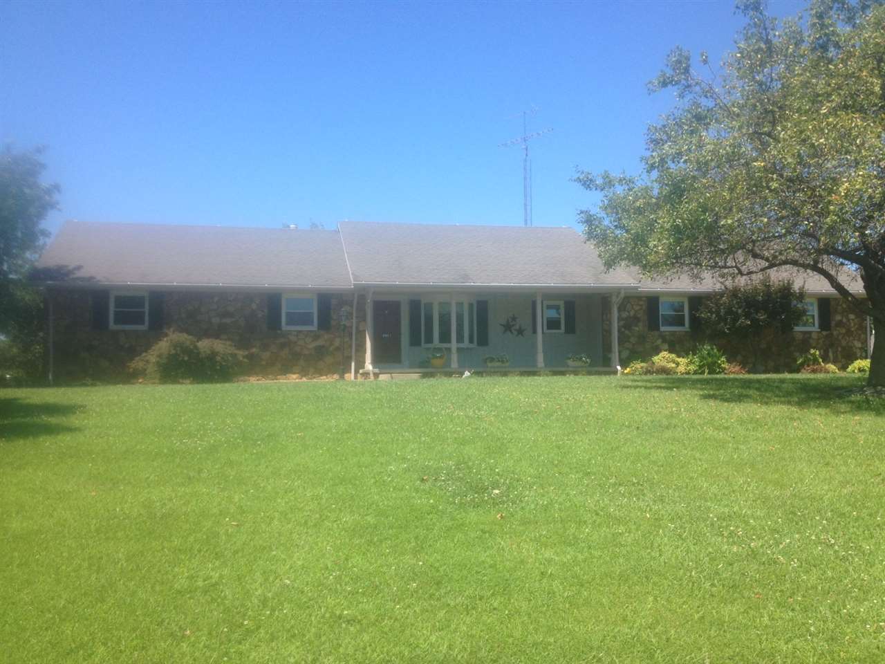 6641 South Kyana Road Birdseye, IN 47513 - Photo 2 of 9 Gallery Image 2