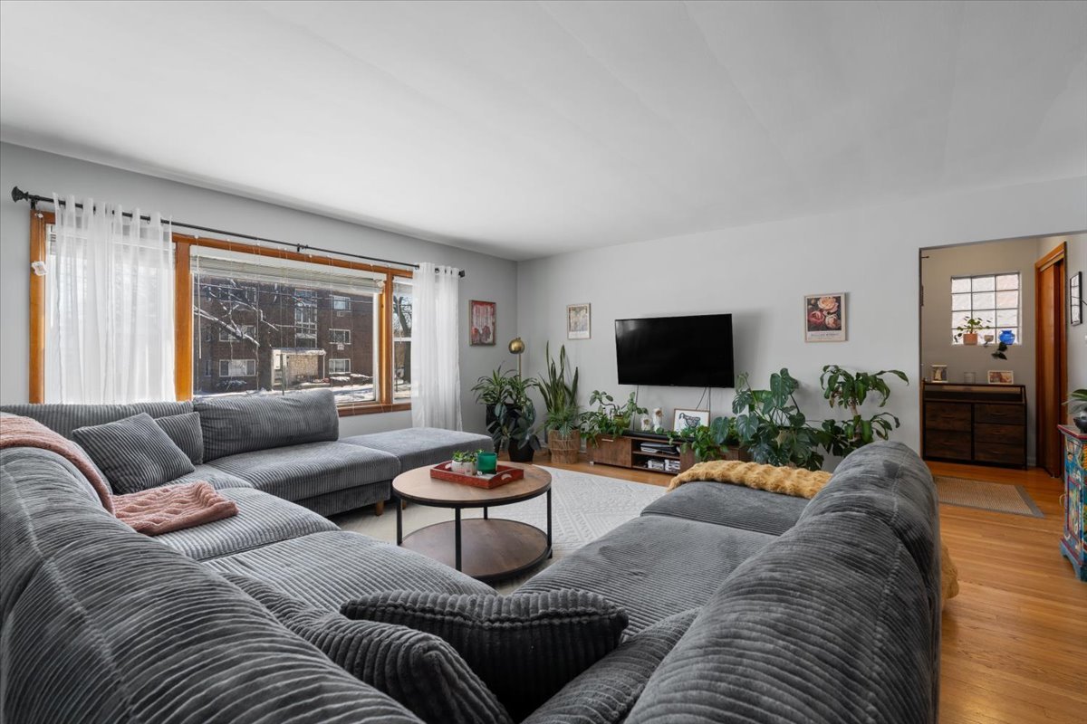 8644 Niles Center Road Skokie, IL 60077 - Photo 5 of 31