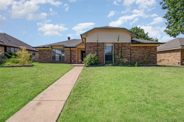 $340,000 | 1304 Petunia Drive, Allen, TX 75002