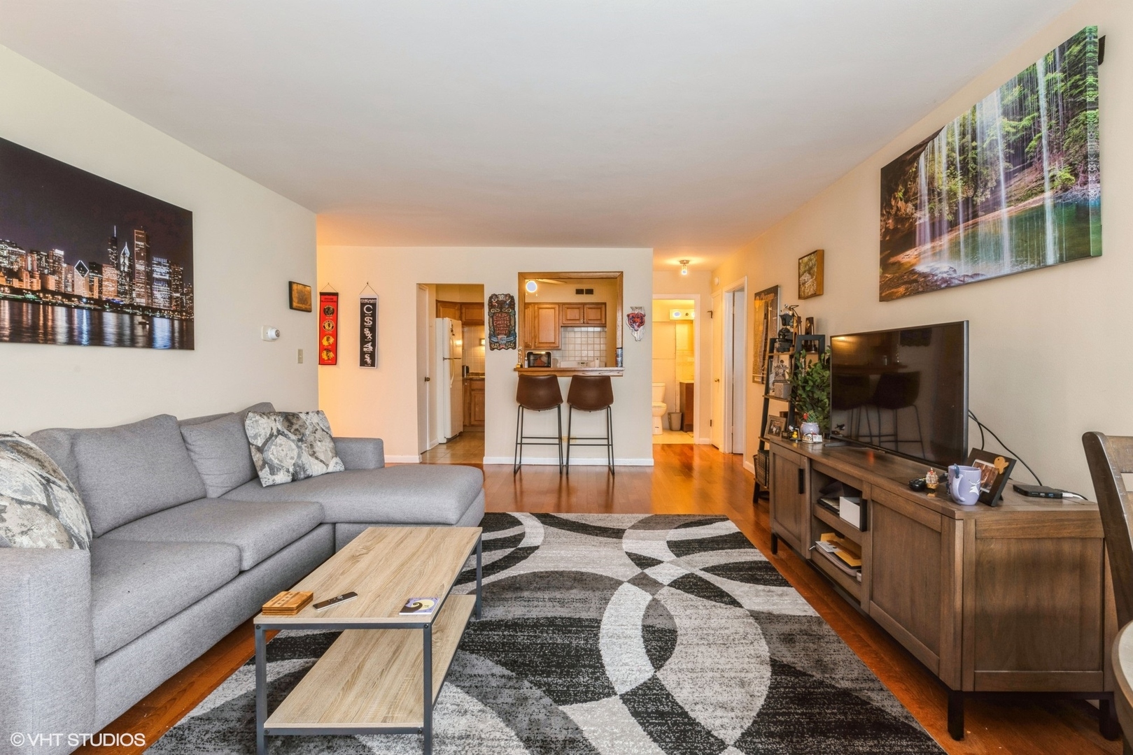 6325 North Sheridan Road, Unit 1401 Chicago, IL 60660 - Photo 6 of 13 Gallery Image 6