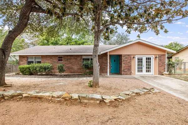 $375,500 | 604 North Bowie Street, Fredericksburg, TX 78624