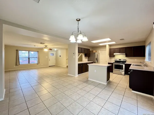 $1,695 | 8210 Donley Pond, San Antonio, TX 78254