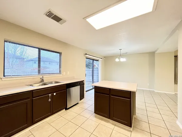 $1,695 | 8210 Donley Pond, San Antonio, TX 78254