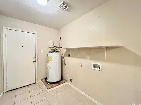 $1,695 | 8210 Donley Pond, San Antonio, TX 78254