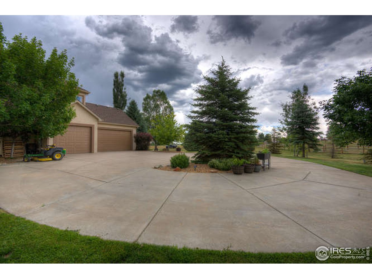 1441 Shelby Drive Berthoud, CO 80513 - Photo 7 of 40 a house view with a outdoor space