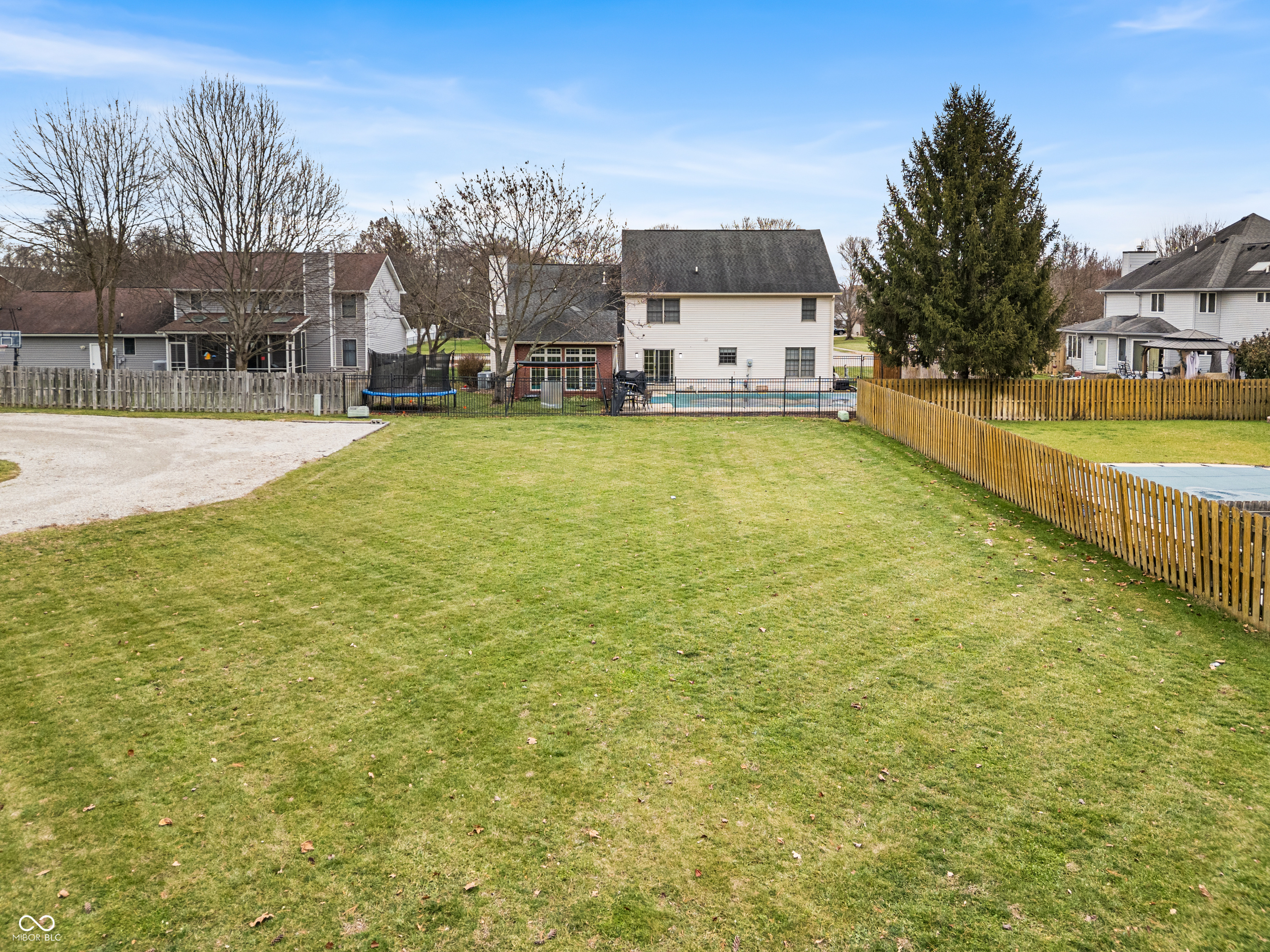 4331 River Road Columbus, IN 47203 - Photo 2 of 7