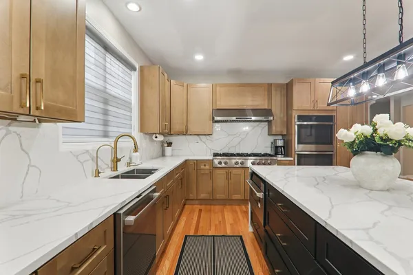$950,000 | 484 Haleys Hill Court, Palatine, IL 60074
