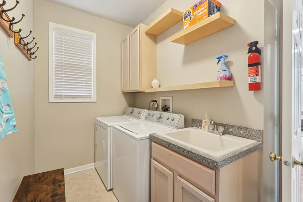 $950,000 | 484 Haleys Hill Court, Palatine, IL 60074