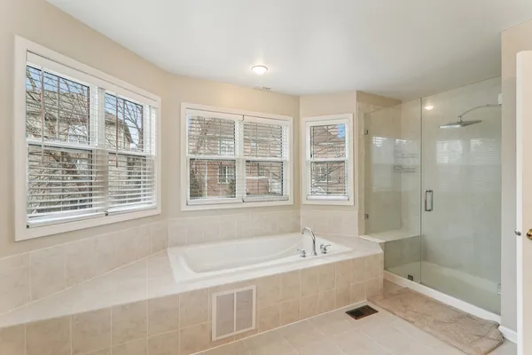 $950,000 | 484 Haleys Hill Court, Palatine, IL 60074