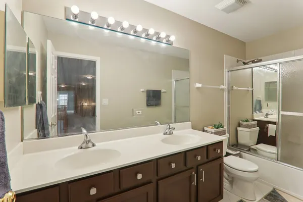 $950,000 | 484 Haleys Hill Court, Palatine, IL 60074