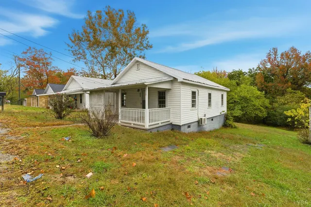 a view of a yard with an outdoor space