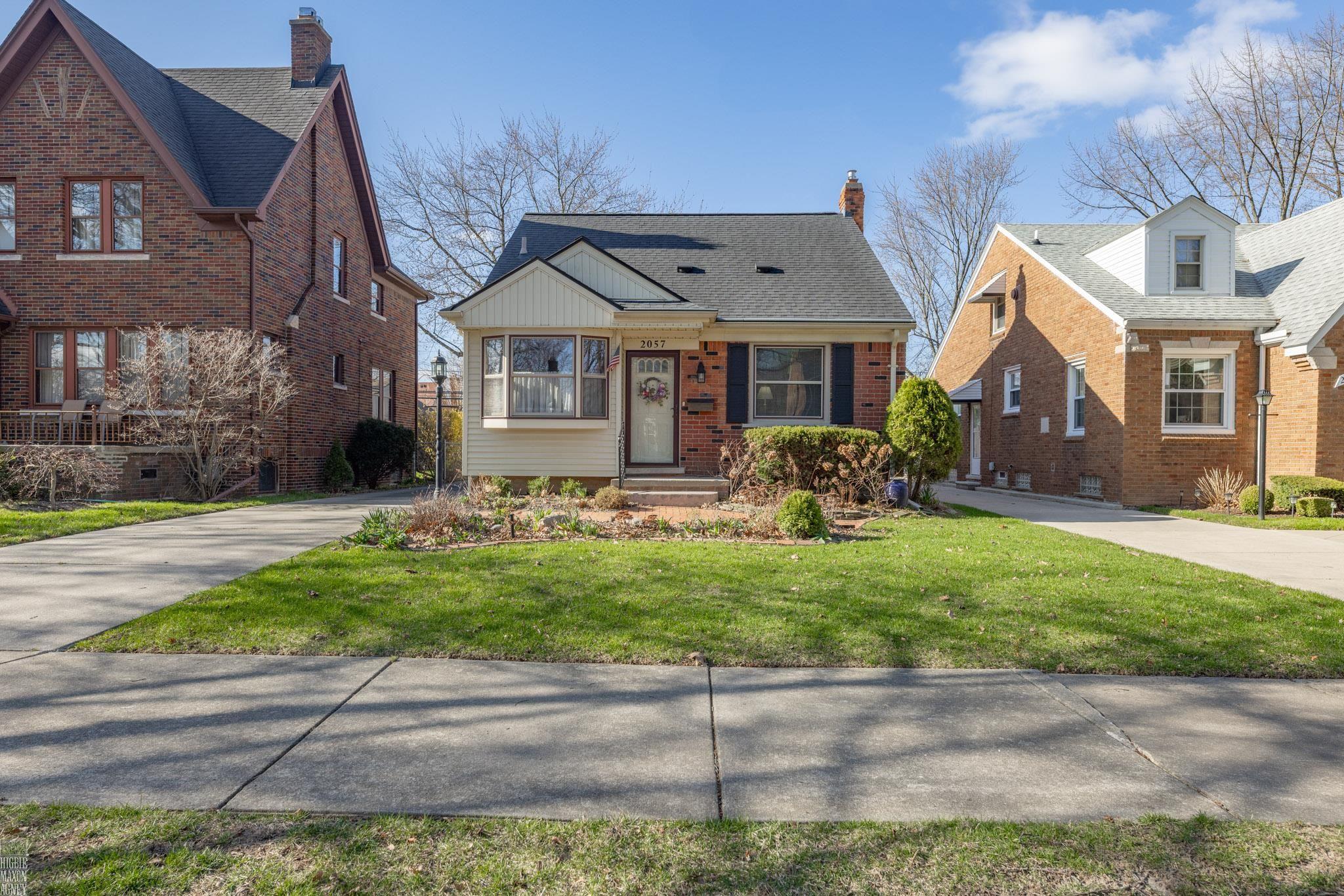 2057 Hawthorne Road Grosse Pointe, MI 48236 - Photo 36 of 43 50171177-9b49d6b4-8297-4150-8418-fb8b90cb7f30.JPG