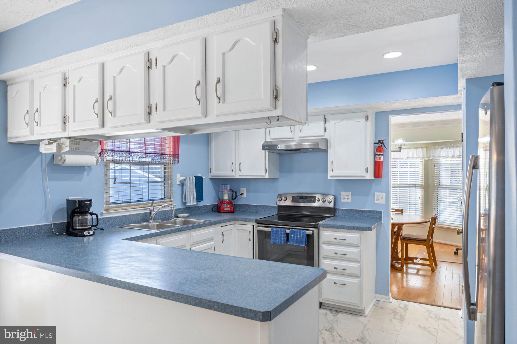 6041 Watch Chain Way Columbia, MD 21044 - Photo 12 of 42 Kitchen