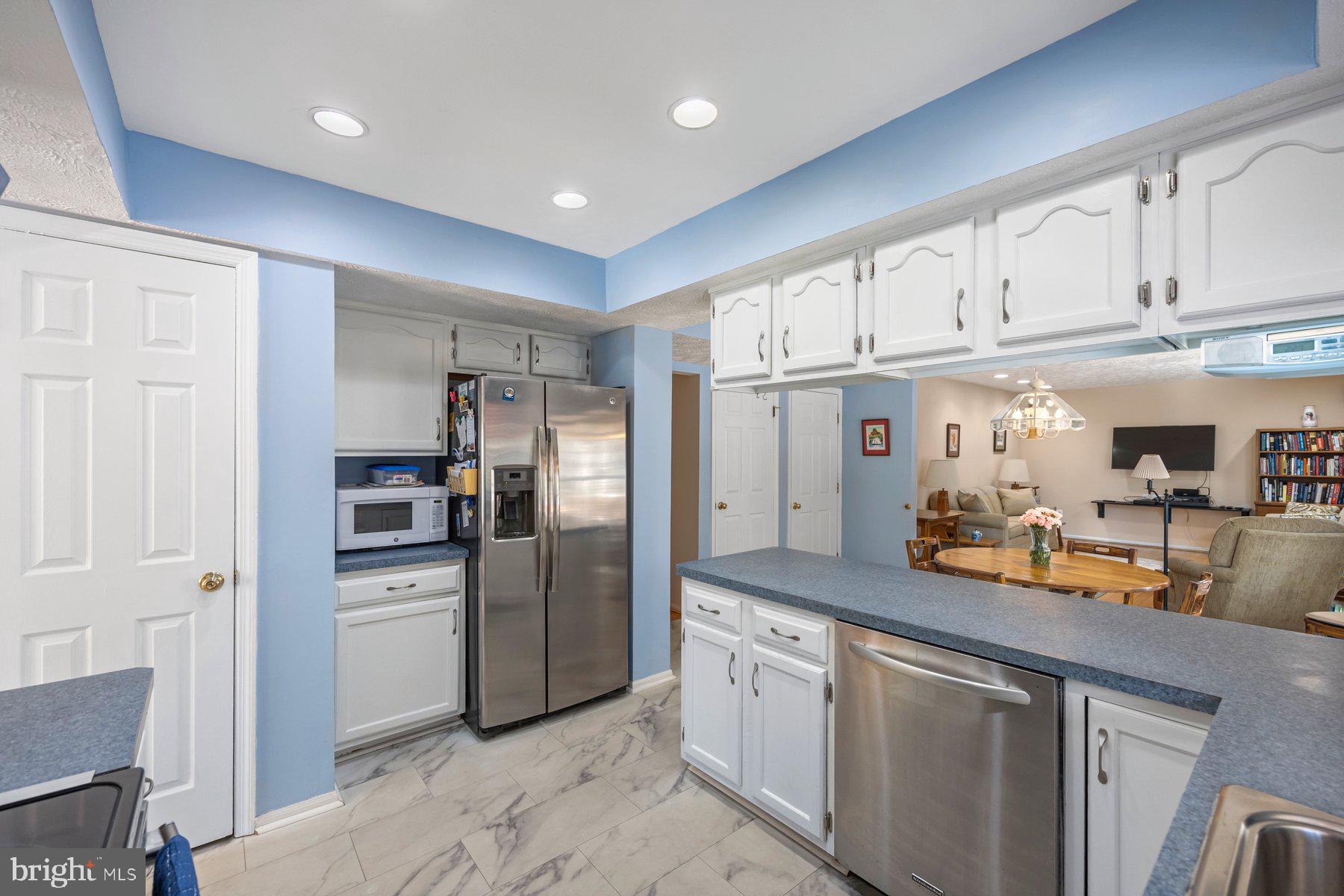 6041 Watch Chain Way Columbia, MD 21044 - Photo 15 of 42 Kitchen