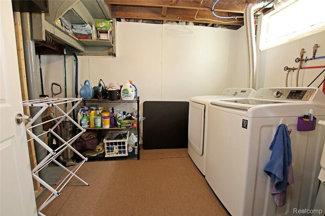 2702 Columbia Road Berkley, MI 48072 - Photo 39 of 50 39) Lower Level Laundry Room.jpg