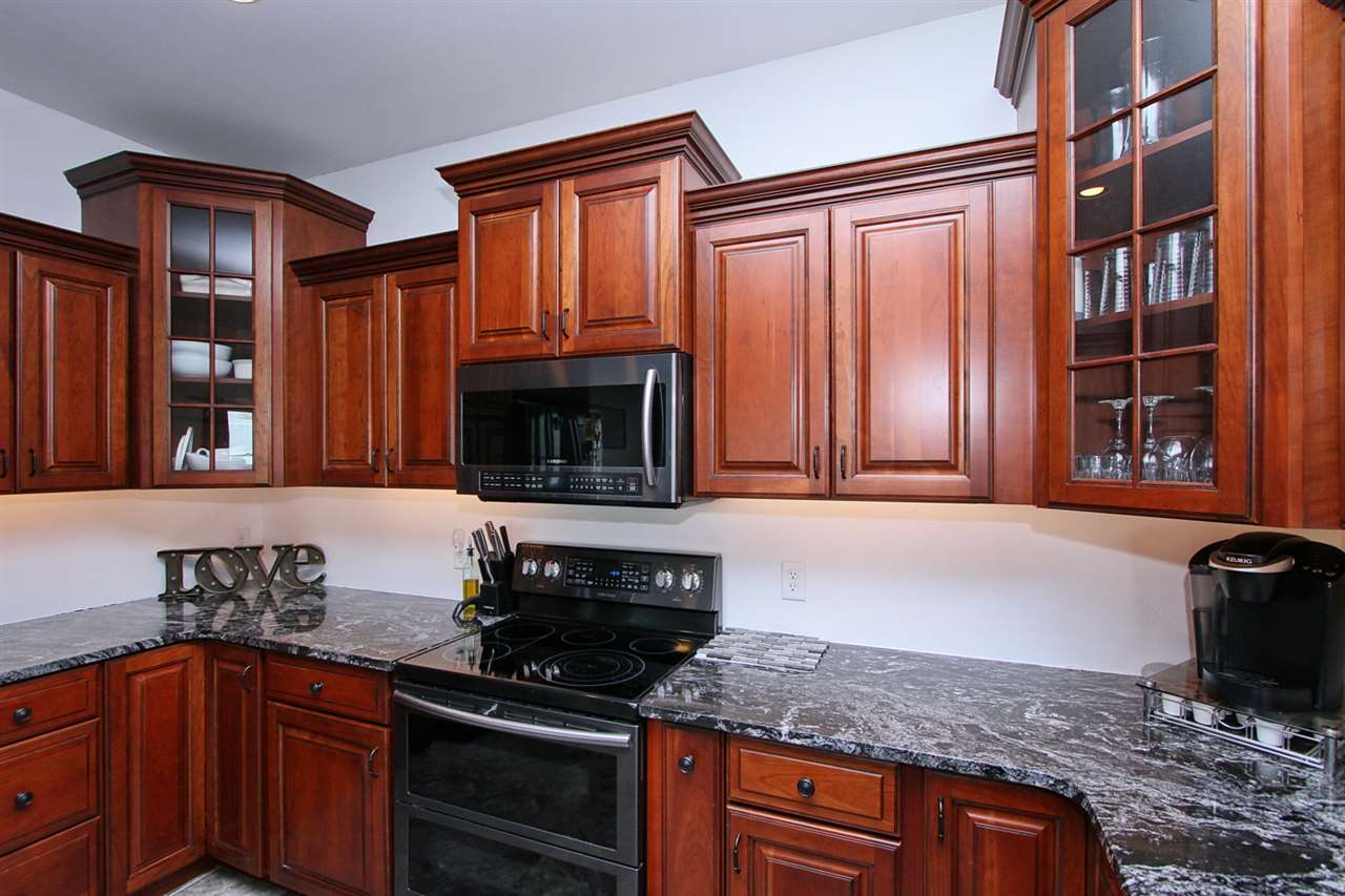 2556 Black Diamond Road Southwest Iowa City, IA 52240 - Photo 9 of 42 Gallery Image 9
