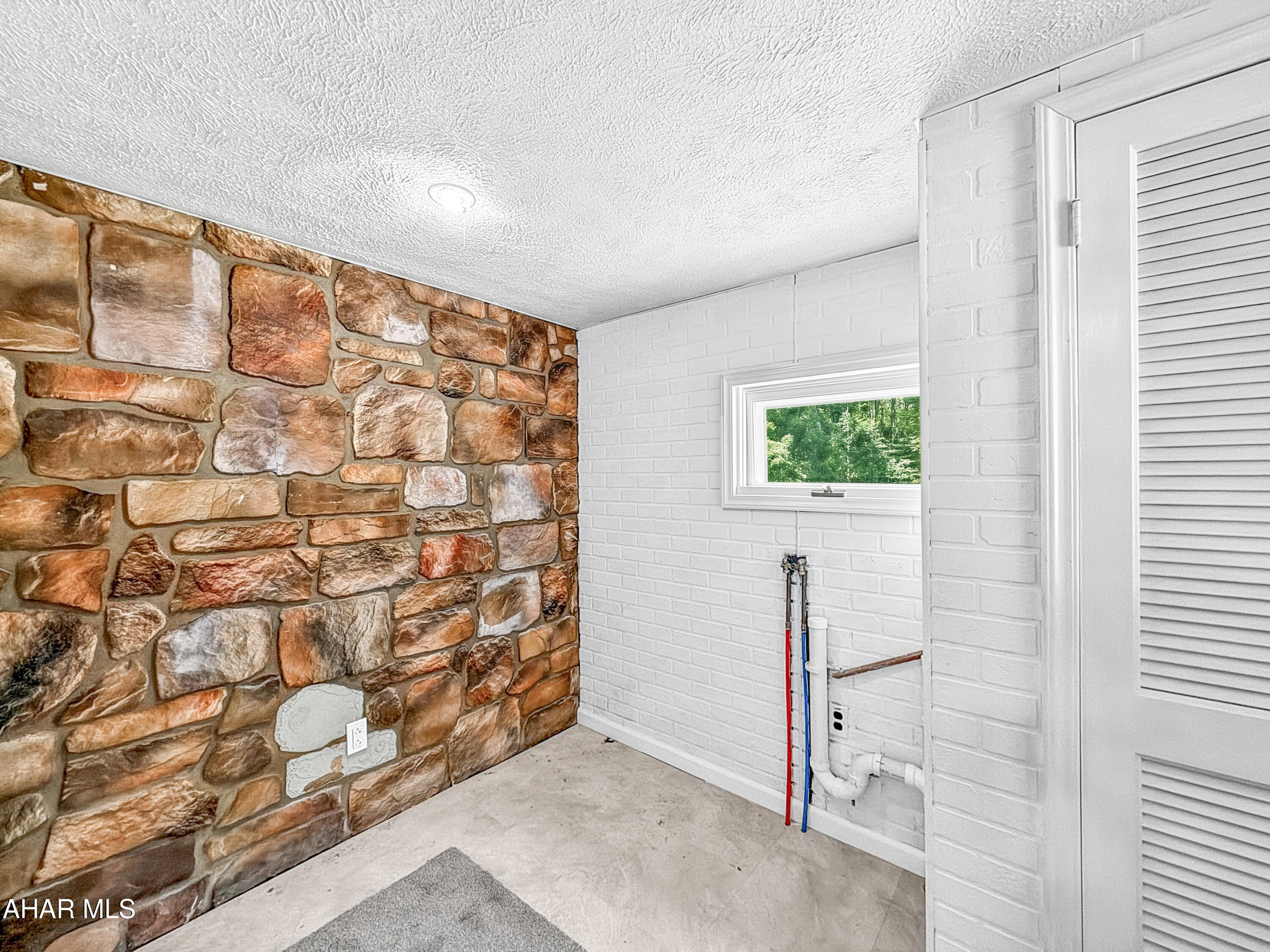 144 Strong Road Strongstown, PA 15957 - Photo 21 of 39