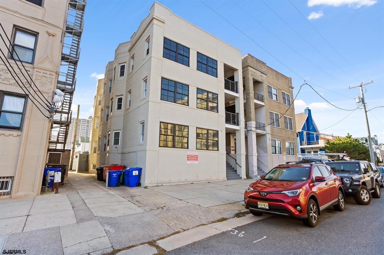 114 South Raleigh Avenue Atlantic City, NJ 08401 - Photo 3 of 52 a car parked in front of a building