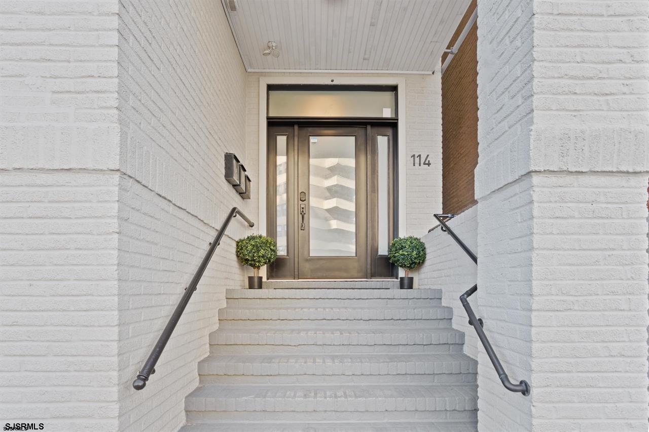 114 South Raleigh Avenue Atlantic City, NJ 08401 - Photo 5 of 52 a view of entryway with a front door