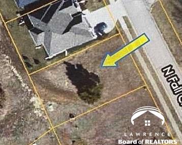 145 Fall Creek Drive Lawrence, KS 66049 - Photo 2 of 4