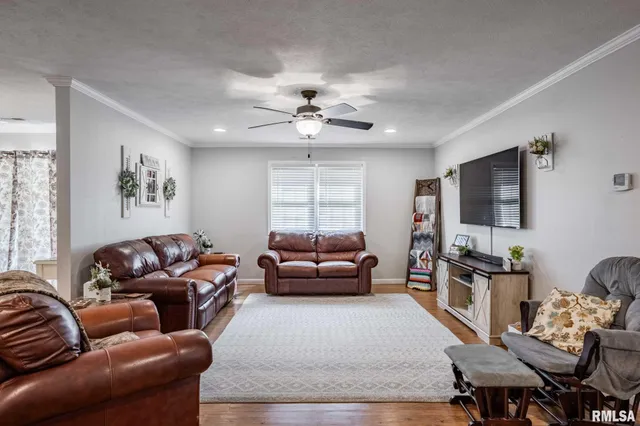 $267,000 | 307 Noah Lane, Carterville, IL 62918