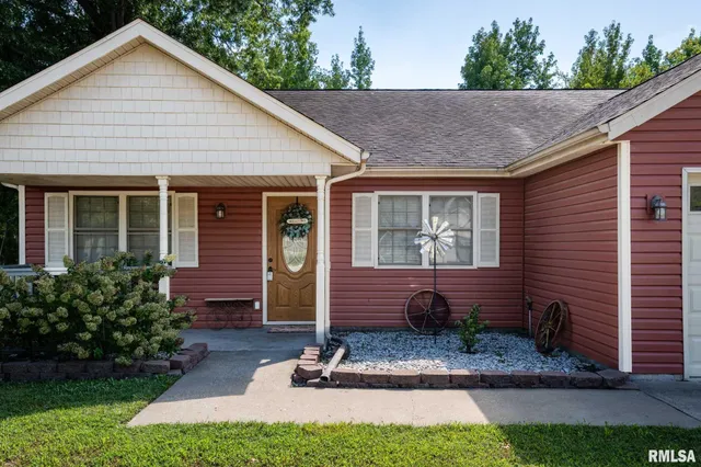 $267,000 | 307 Noah Lane, Carterville, IL 62918