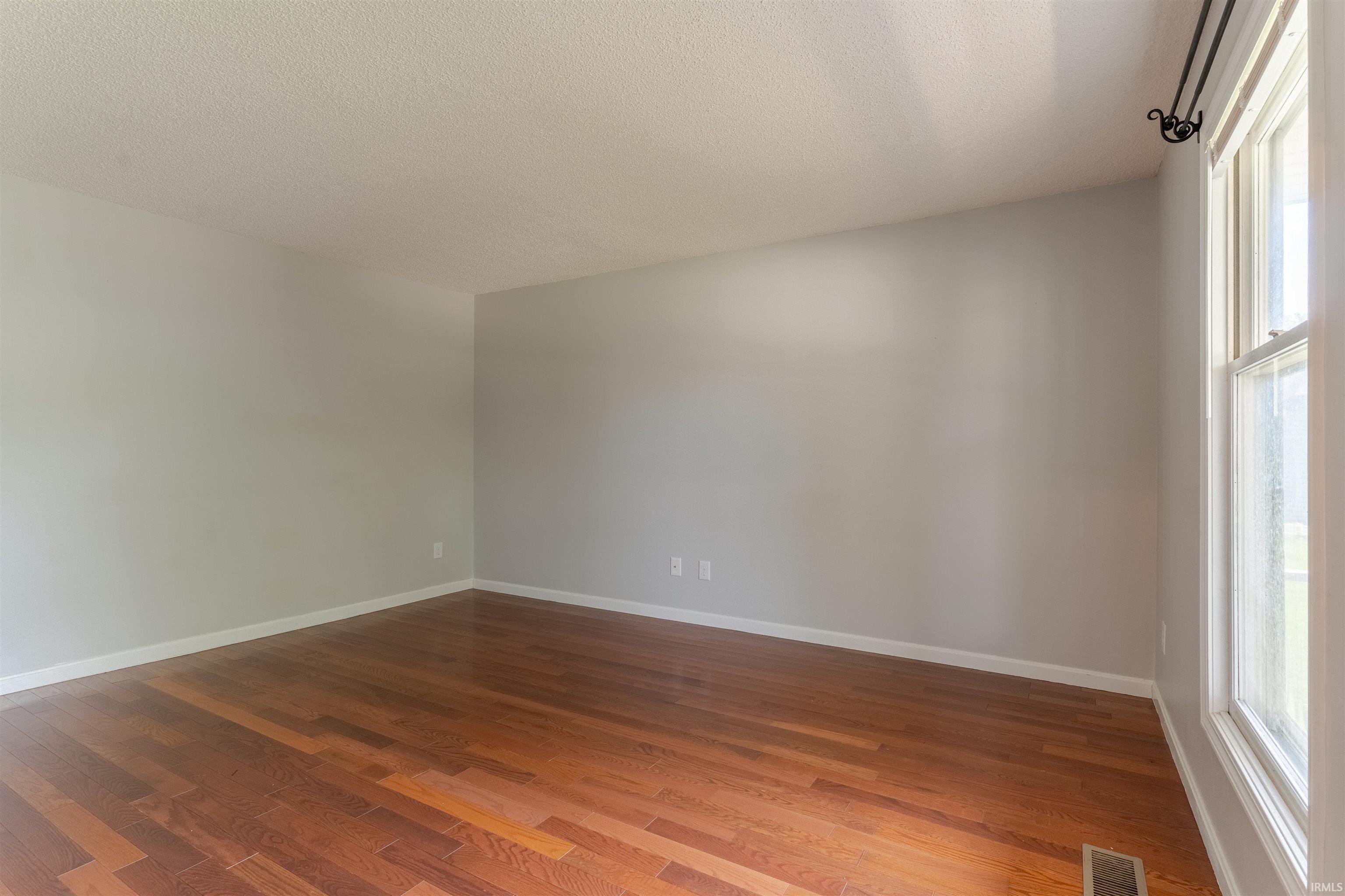 1816 Greenfield Road Evansville, IN 47715 - Photo 5 of 36 Gallery Image 5