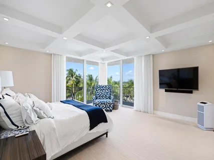 $3,150,000 | 2500 South Ocean Boulevard, Unit 3A3, Palm Beach, FL 33480