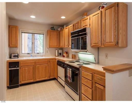 947 Incline Way, Unit 174 Incline Village, NV 89451 - Photo 4 of 12 Kitchen.