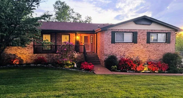 $475,000 | 525 Castlegate Drive, Nashville, TN 37217