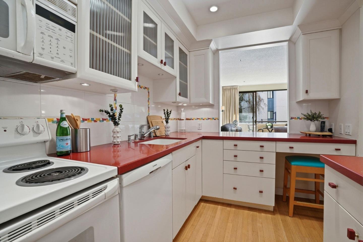 525 Almer Road, Unit 106 Burlingame, CA 94010 - Photo 11 of 30