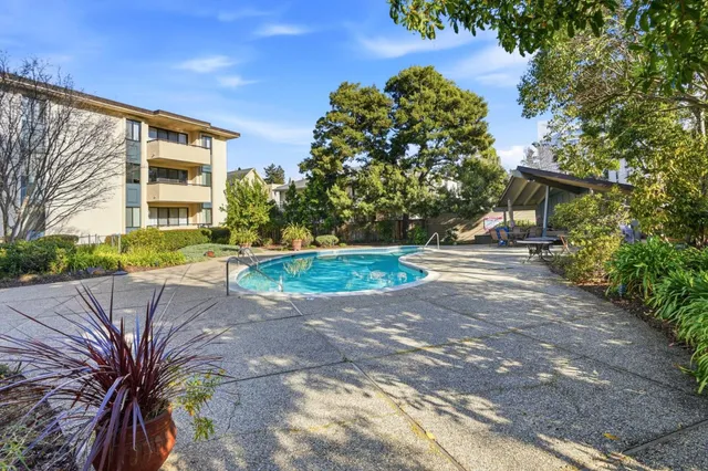 $999,000 | 525 Almer Road, Unit 106, Burlingame, CA 94010