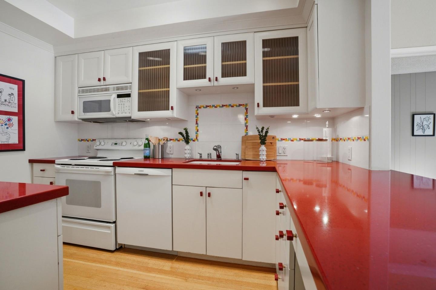 525 Almer Road, Unit 106 Burlingame, CA 94010 - Photo 10 of 30