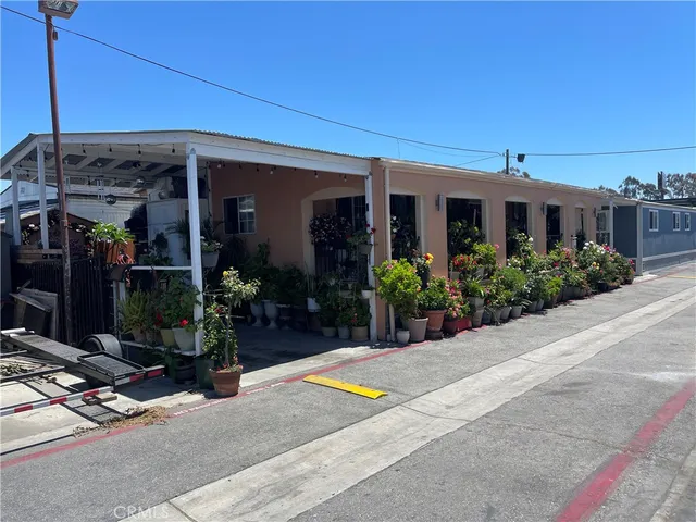 $260,000 | 6665 Long Beach Boulevard, Unit D26, Long Beach, CA 90805