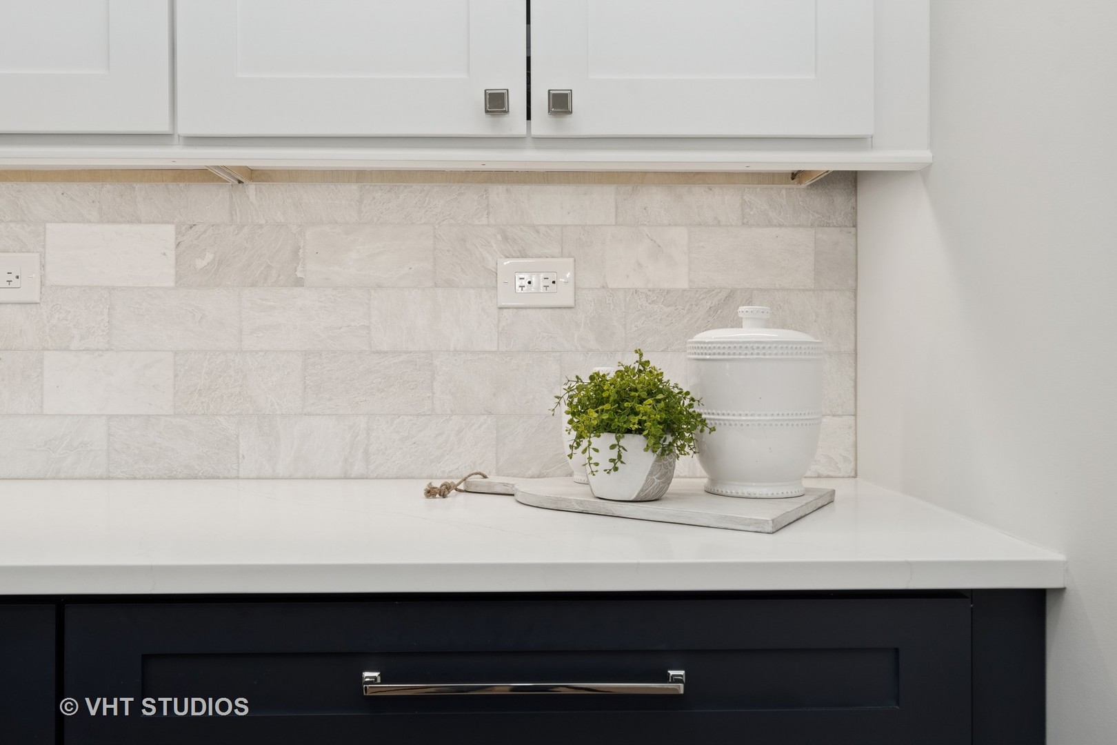 13423 Summergrove Drive Plainfield, IL 60585 - Photo 16 of 37 a bathroom with a sink and a potted plant