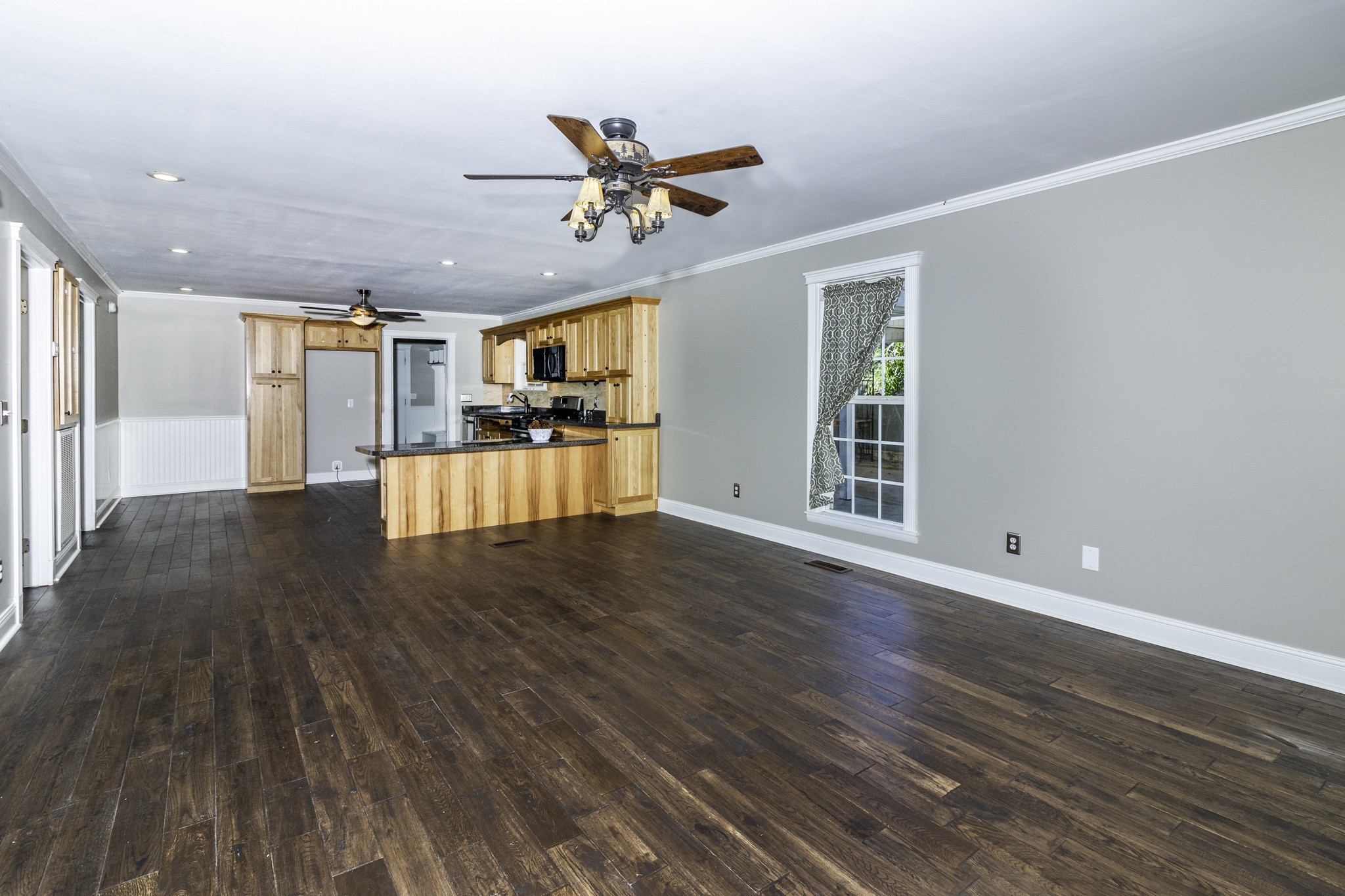 525 York Hollow Road Pulaski, TN 38478 - Photo 6 of 48 a view of a livingroom with a kitchen