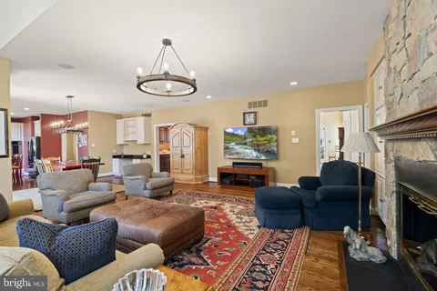 $1,995,000 | 309 Durham Drive, Villanova, PA 19085