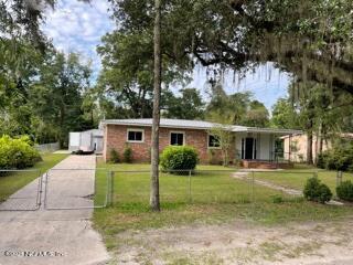 209 West Cedar Street Perry, FL 32347 - Photo 1 of 15 Front Exterior