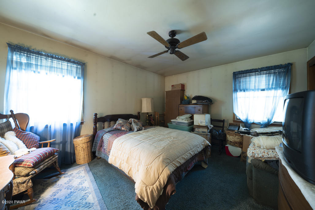 121 Ridgewood Court Greeley, PA 18425 - Photo 5 of 17 Bedroom 3
