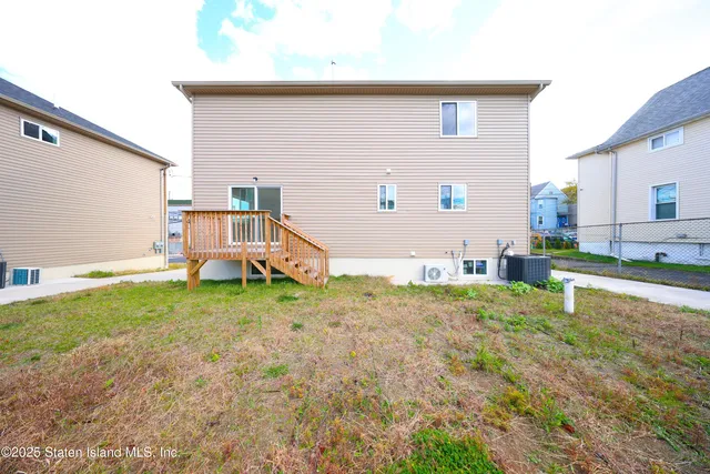 $850,000 | 12 Simonson Avenue | Mariners Harbor