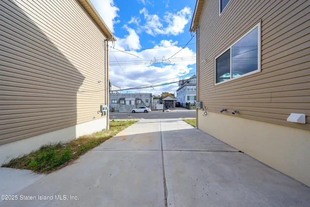 $850,000 | 12 Simonson Avenue | Mariners Harbor