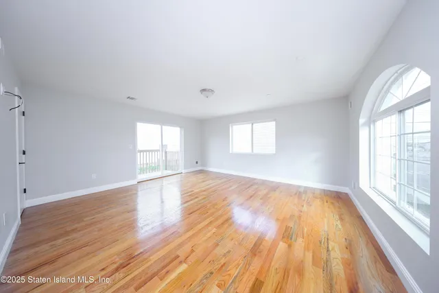 $850,000 | 12 Simonson Avenue | Mariners Harbor