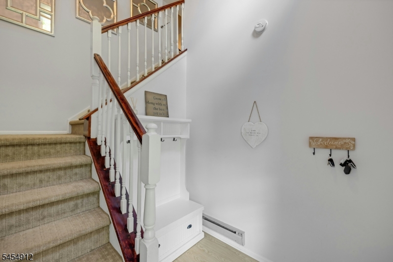 1503 Cornwall Road Mahwah, NJ 07430 - Photo 4 of 34 Gallery Image 4