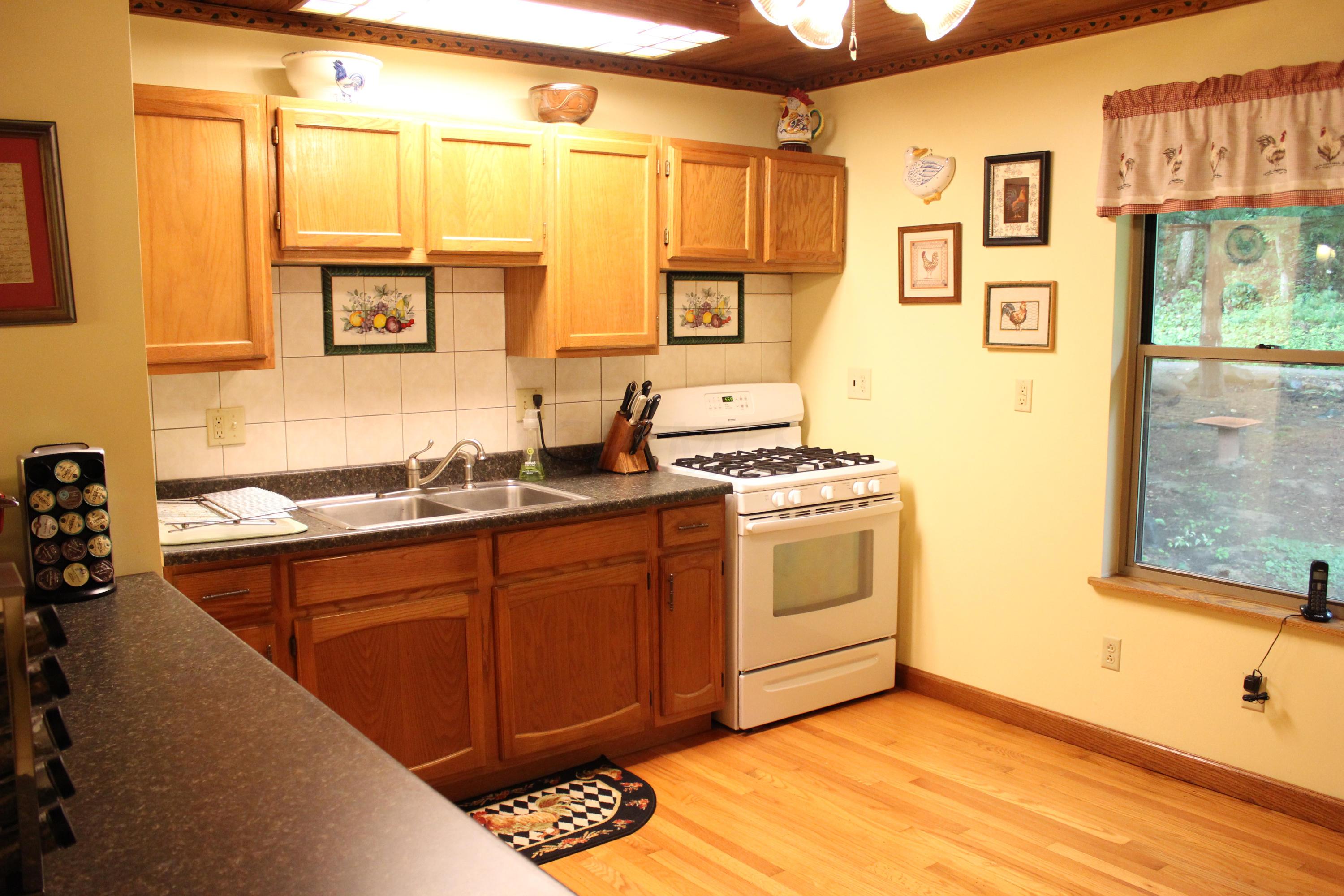 25270 Dunlap Road Rockbridge, OH 43149 - Photo 13 of 48 Gallery Image 13