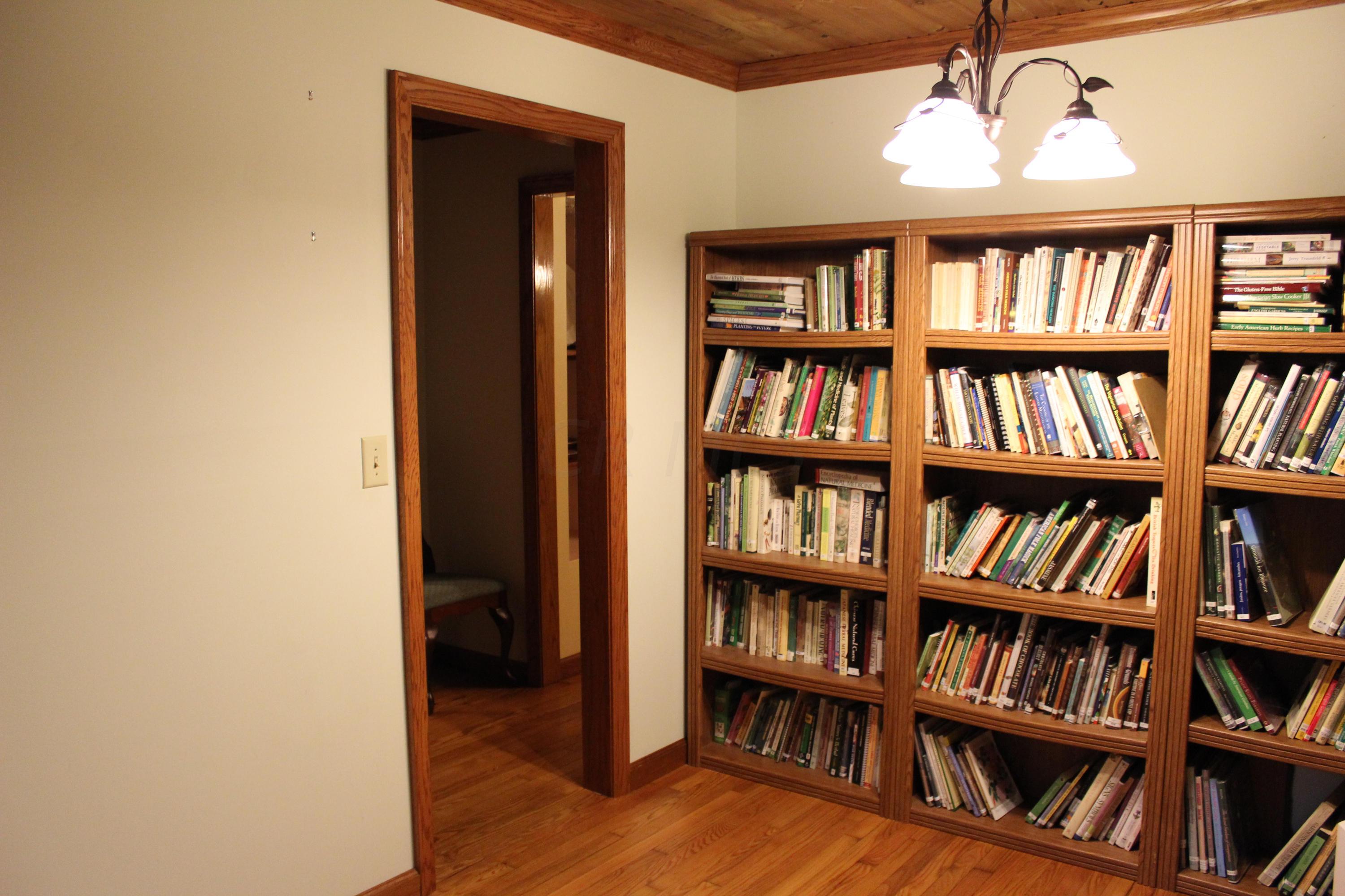 25270 Dunlap Road Rockbridge, OH 43149 - Photo 18 of 48 Gallery Image 18